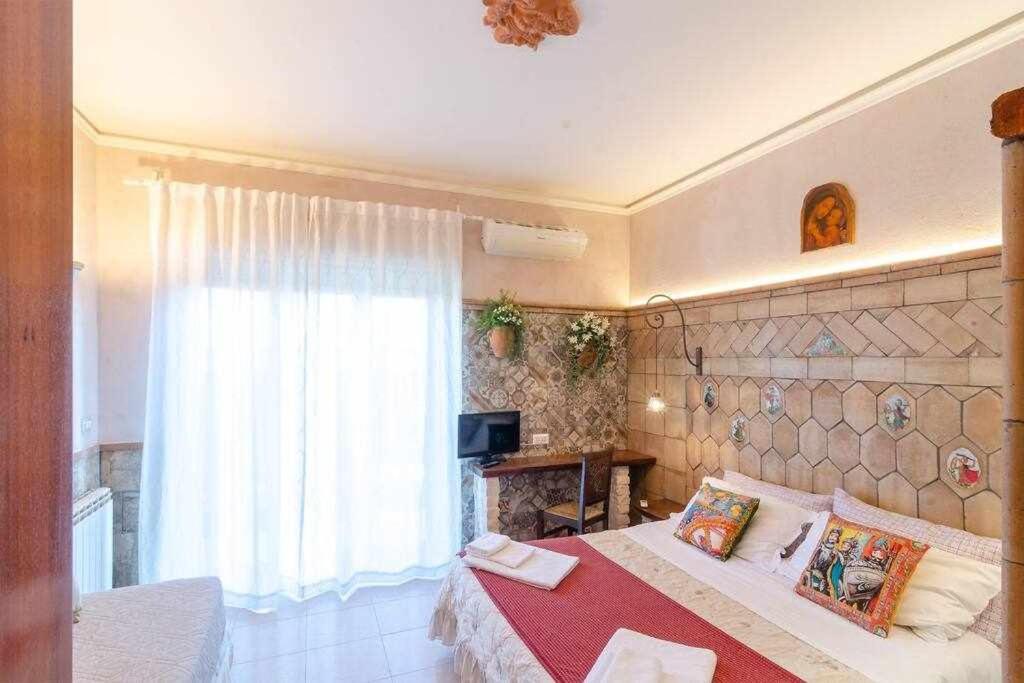 Casa Della Giara Parcheggio Supermercato A 200M Giarre Extérieur photo